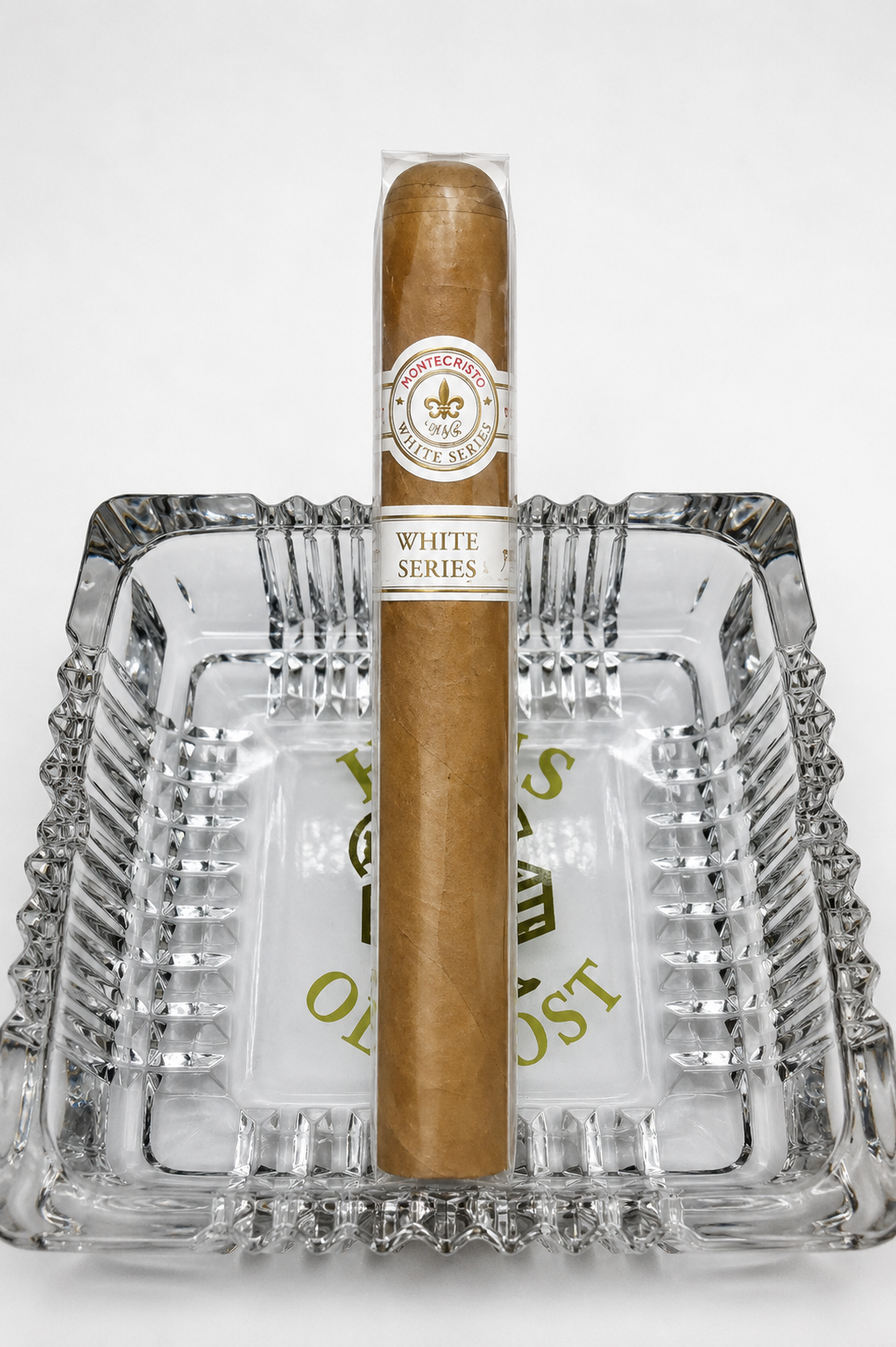 Montecristo White Series Rothchilde 5x52 premium Connecticut wrapped Dominican cigar