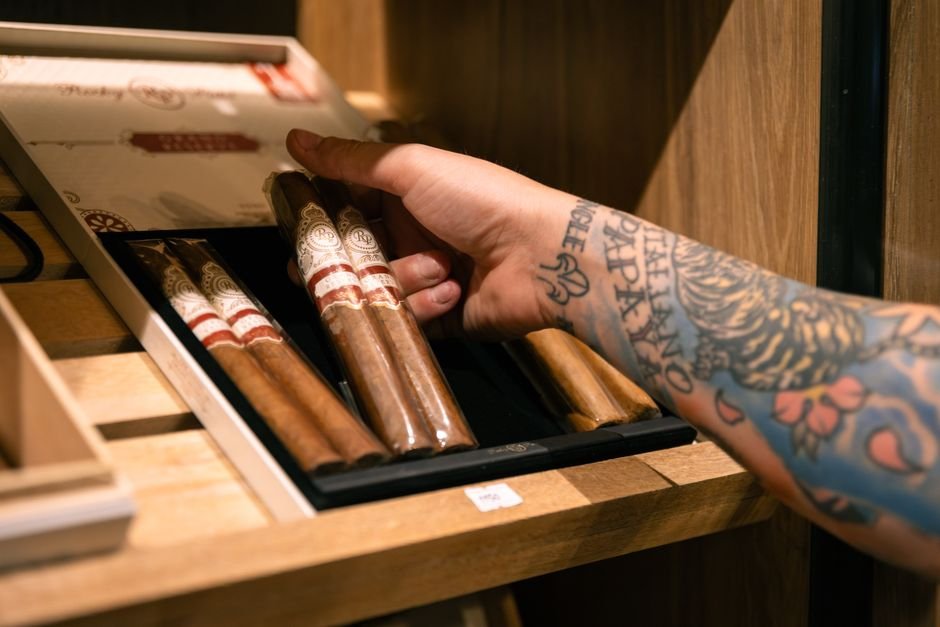 The 7 Best Beginner Cigars for 2026: A No-Nonsense Starter Guide